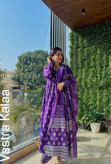 "Royal Violet Bloom Poly Rayon Floral Print Kurta Set"